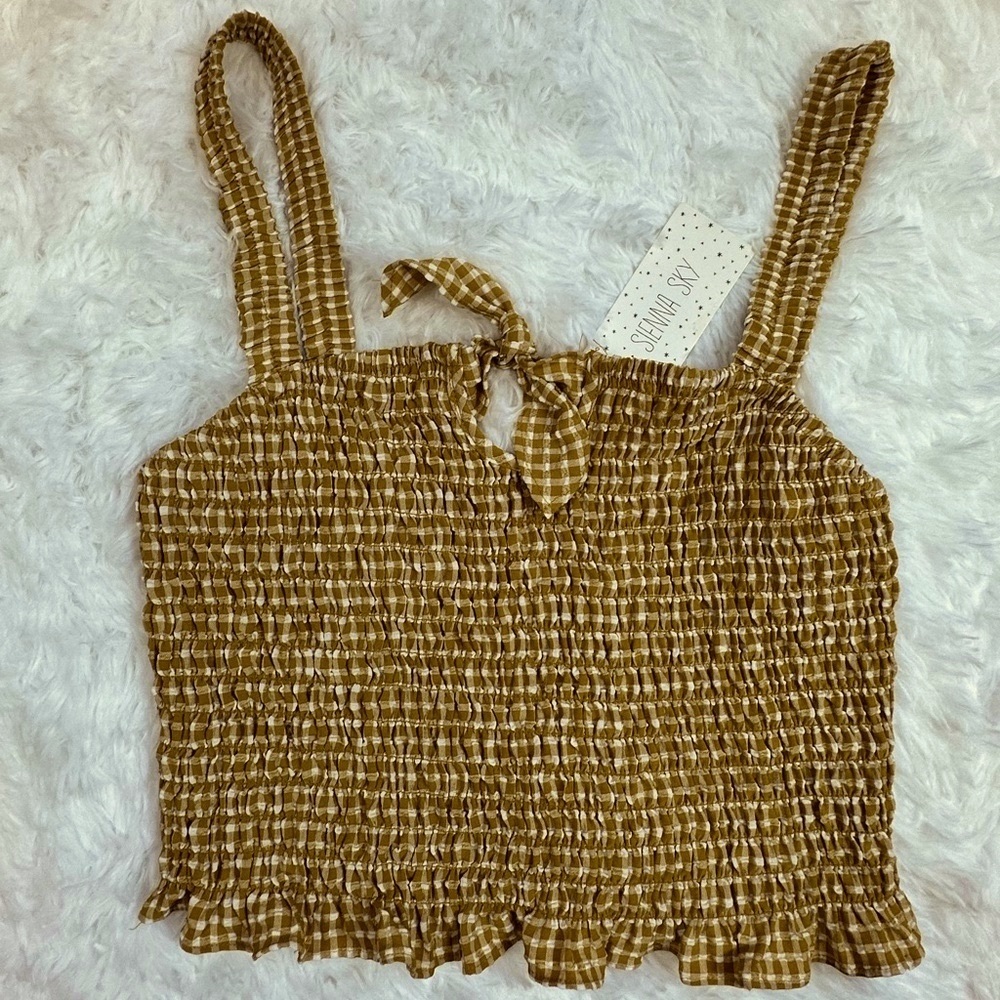 NEW 🤍 Sienna Sky Smocked Crop Top